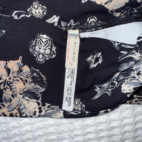 FP Movement Freestyle Floral Striped
Leggings High Rise Ankle Crop Drawstring - Picture 10 of 10